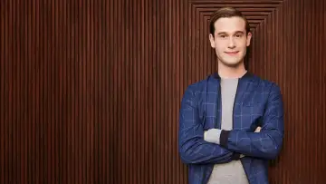 Задник до серіалу "Hollywood Medium with Tyler Henry" #1662913