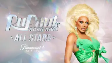 Задник до серіалу "RuPaul