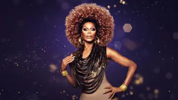 Задник до серіалу "RuPaul