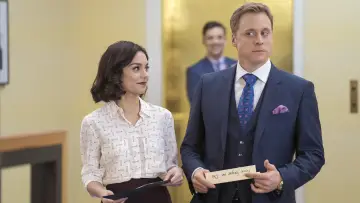 Задник до серіалу "Безсилі" #1747627