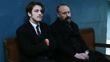 Задник до серіалу "Поранене кохання" #1538933