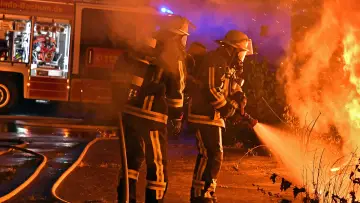 Задник до серіалу "Feuer & Flamme" #1482543