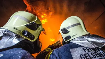 Задник до серіалу "Feuer & Flamme" #1482547