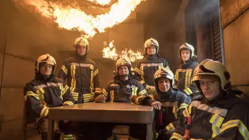 Задник до серіалу "Feuer & Flamme" #1482548