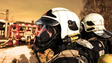 Задник до серіалу "Feuer & Flamme" #1482552
