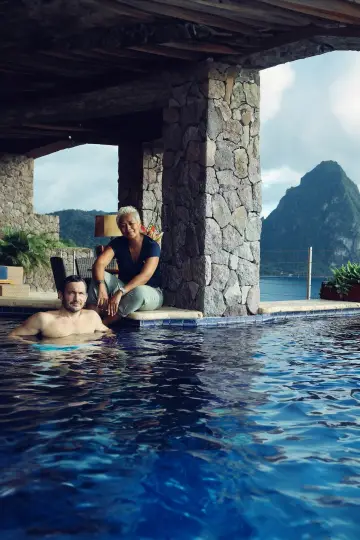 Постер до серіалу "Amazing Hotels: Life Beyond the Lobby" #1771473