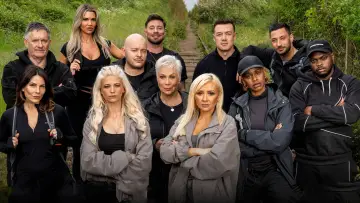 Задник до серіалу "Celebrity Hunted" #1317040