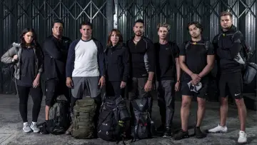 Задник до серіалу "Celebrity Hunted" #1317043