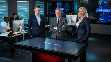 Задник до серіалу "Celebrity Hunted" #1317045