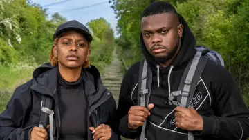 Задник до серіалу "Celebrity Hunted" #1317063
