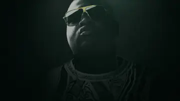 Задник до серіалу "Нерозкрита справа: Вбивства Тупака та The Notorious B.I.G." #1791075
