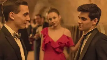 Задник к сериалу "Еліта" #1278514