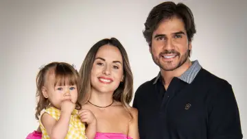 Задник к сериалу "Mi marido tiene familia" #1460764