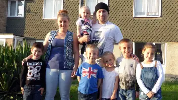 Задник до серіалу "Багатий будинок, бідний будинок" #1787453