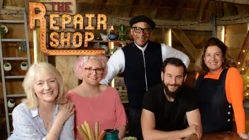 Задник до серіалу "The Repair Shop" #1357384