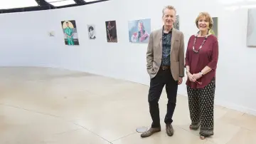 Задник до серіалу "Portrait Artist of the Year" #1495553