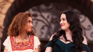 Задник к сериалу "Dollface" #1327022