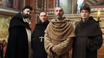 Задник до серіалу "Ім