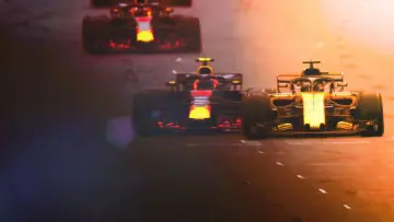 Задник до серіалу "Formula 1: Жени, щоб вижити" #1367110
