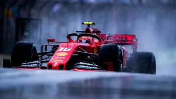 Задник до серіалу "Formula 1: Жени, щоб вижити" #1367111