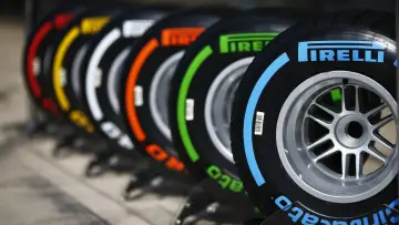 Задник до серіалу "Formula 1: Жени, щоб вижити" #1367128