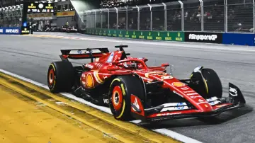 Задник до серіалу "Formula 1: Жени, щоб вижити" #1367145