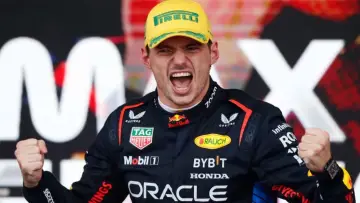 Задник до серіалу "Formula 1: Жени, щоб вижити" #1786371