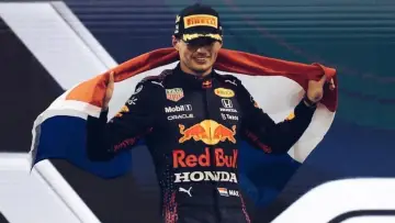 Задник до серіалу "Formula 1: Жени, щоб вижити" #1786372