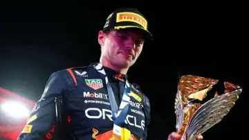 Задник до серіалу "Formula 1: Жени, щоб вижити" #1786373