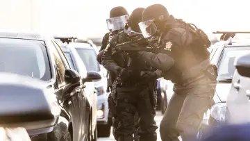 Задник до серіалу "Вістінг" #1445937