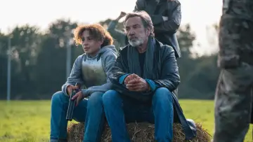 Задник до серіалу "Generation Z" #1494923