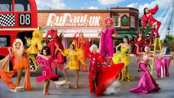 Задник до серіалу "RuPaul