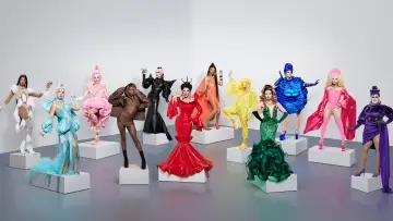Задник до серіалу "RuPaul