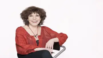 Conversando con Cristina Pacheco постер