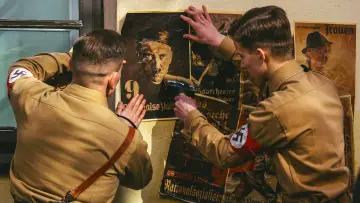 Задник до серіалу "Сходження нацистів" #1864092