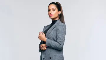 Задник к сериалу "A Little Late with Lilly Singh" #1347625