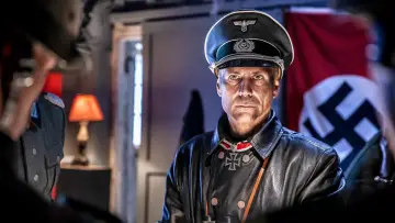 Задник до серіалу "Hitler