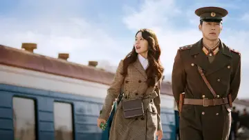 Задник до серіалу "Crash Landing on You" #1369175