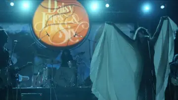 Задник до серіалу "Дейзі Джонс та The Six" #1458359