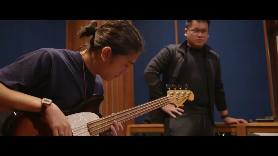 Відео до фільму Stealing Raden Saleh | IQBAAL NGISI BASS UNTUK THEME FILM MENCURI RADEN SALEH | TAYANG 25 AGUSTUS 2022