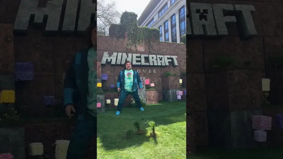 Відео до фільму Майнкрафт | I AM STEVE! Jack Black arrived in style at the #MinecraftMovie World Premiere in London