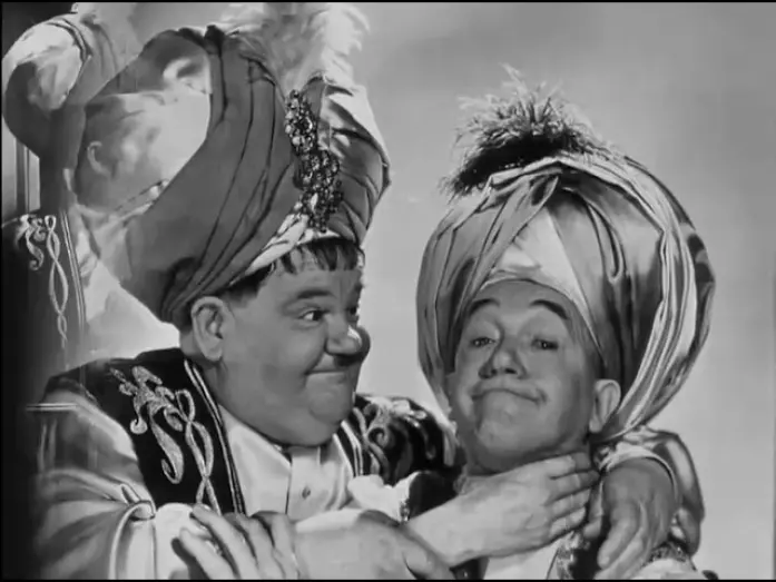 Відео до фільму A-Haunting We Will Go | A-Haunting We Will Go (1942) - Trailer