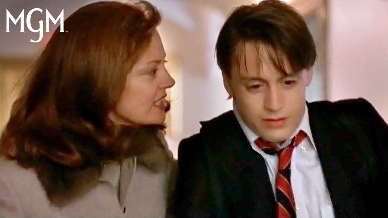 Відео до фільму Іґбі йде на дно | Flunking Out of Prep School Scene