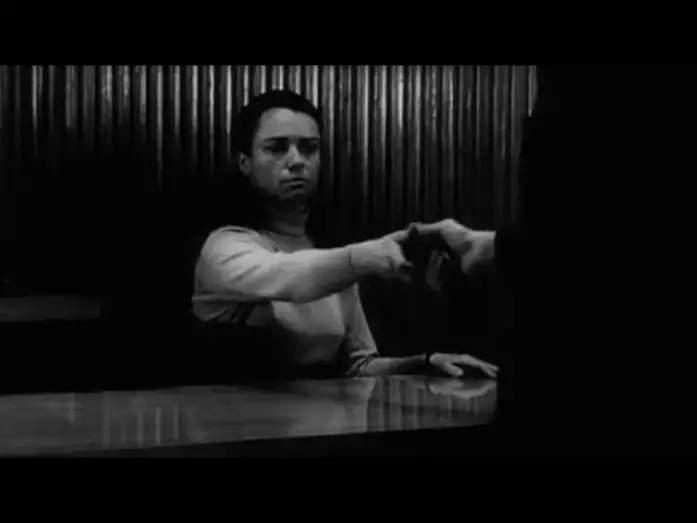 Відео до фільму Invasion | INVASIÓN de Hugo Santiago [trailer]