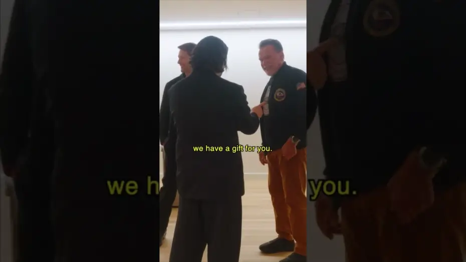 Відео до фільму Людина, що біжить | Arnold $100 Bill