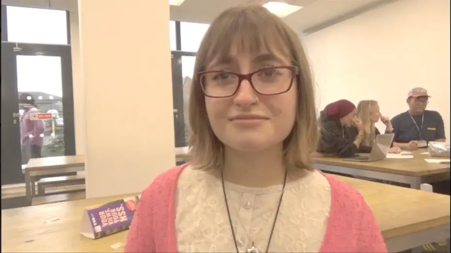 Відео до фільму Betsy wants her hat back | Betsy wants her hat back