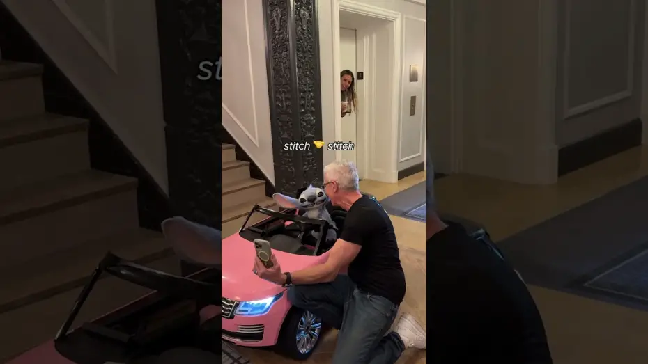 Відео до фільму Ліло і Стіч | stitch meets&hellip; stitch!