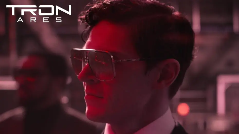 Відео до фільму Трон 3 | The War for Our World Begins