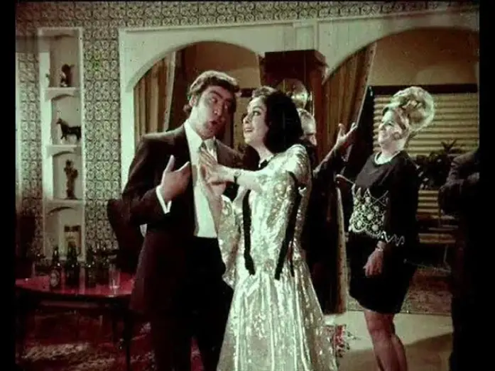 Відео до фільму Trees Die Standing | آهنگ عارف در فیلم درختها ایستاده می میرند 1350 با هنرمندی منوچهر وثوق ، آذر شیوا و کتایون (HQ)