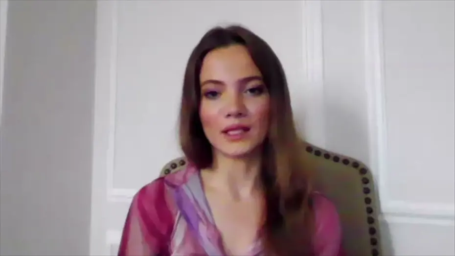 Відео до фільму Прокляття Беґхед | Q&A with Freya Allan